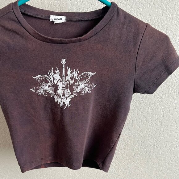 Garage Crop Top Baby Doll T-Shirt shirt in dark brown with slight tie-dye effect - Picture 3 of 11